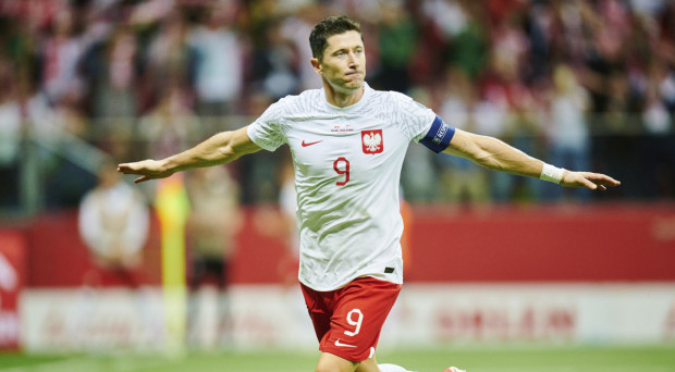 Robert Lewandowski's brace! Poland beat the Faroe Islands