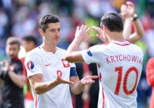 Grzegorz Krychowiak i Robert Lewandowski nominowani do Drużyny Roku UEFA