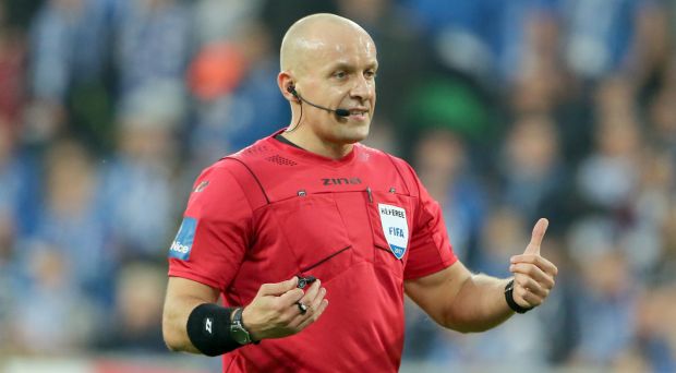 VAR po raz pierwszy w Anglii! Szymon Marciniak posędziuje na Wembley